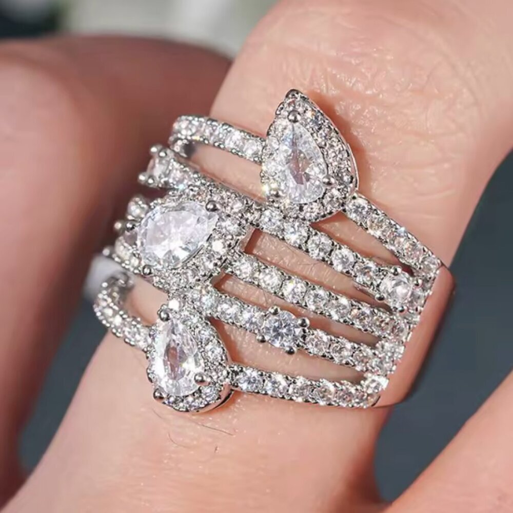 NEW 18k White Gold Diamond Ring Band Multi Layer Pear Cut Diamond Ring